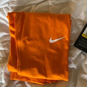 S DRI-FIT leggings never worn still has the tag.